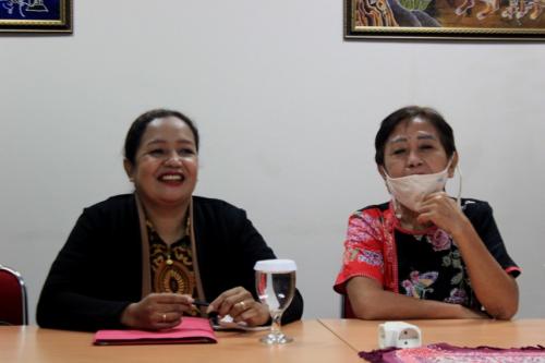 Pdt. Linda Latuputty dan Ev. Liliyana Kambey